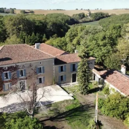 فندق مبيت وإفطار D'hote Au Domaine Terre De Chenes 3*